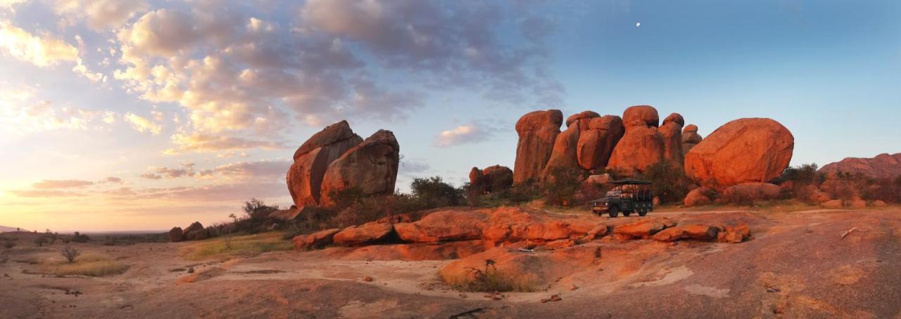 Ai Aiba - The Rock Painting Lodge Omaruru Bagian luar foto