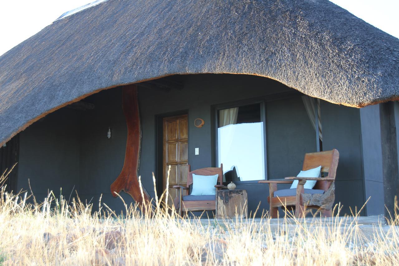 Ai Aiba - The Rock Painting Lodge Omaruru Bagian luar foto